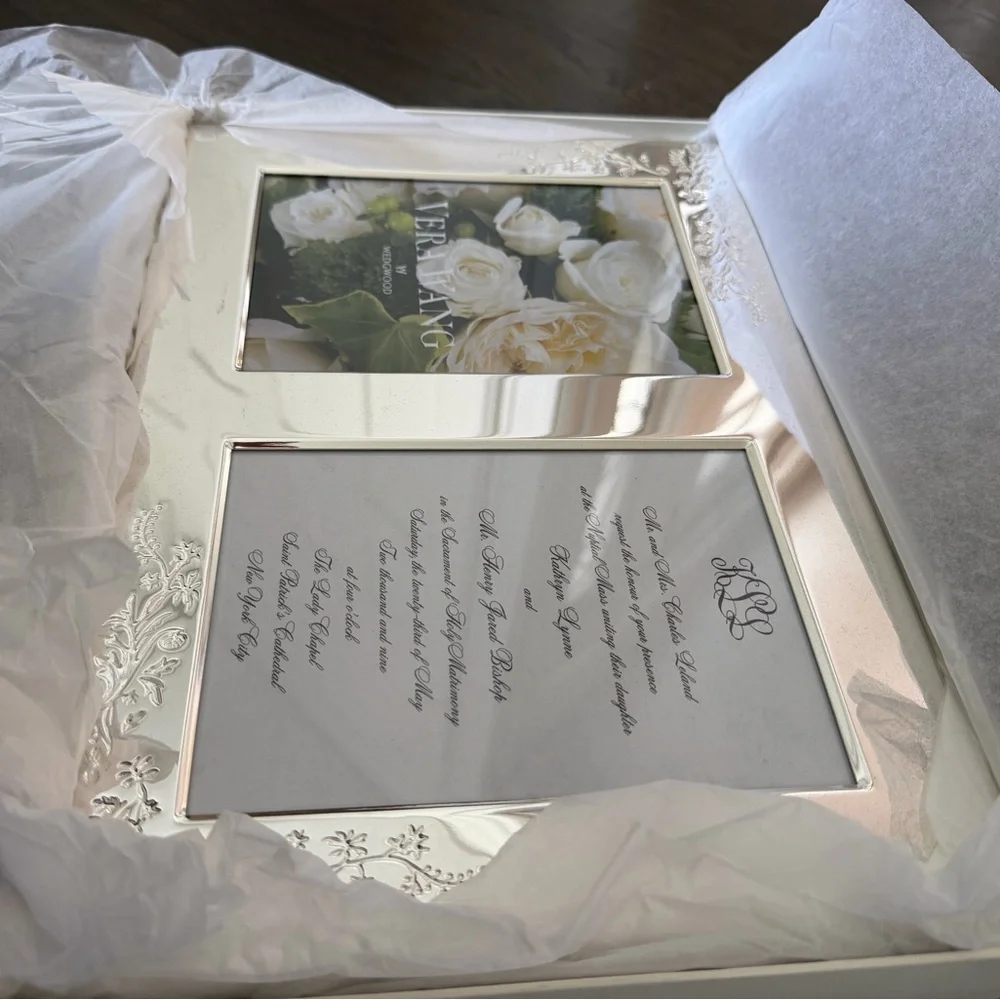 New with box! Vera Wang Lace Bouquet 5x7 Double
Invitation Frame by Wedgwood - Picture 2 of 5